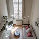 Single House -